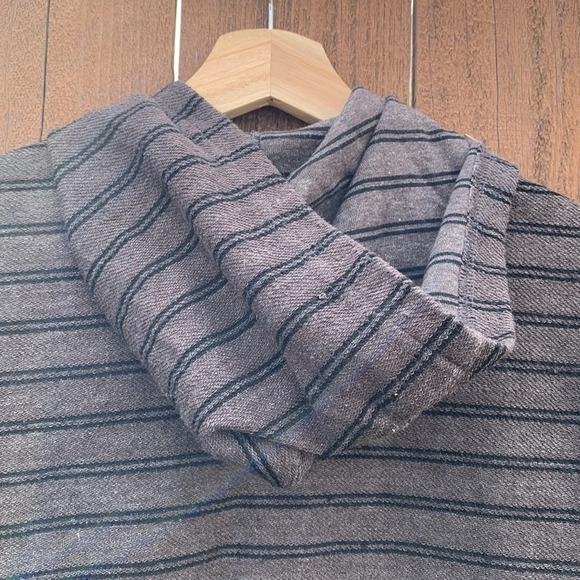 Billabong boys large great with black stripes hoodie - Picture 6 of 6